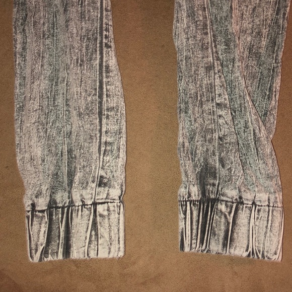 Pants - Picture 6 of 6